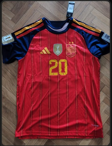 Camiseta recibida por Raul
